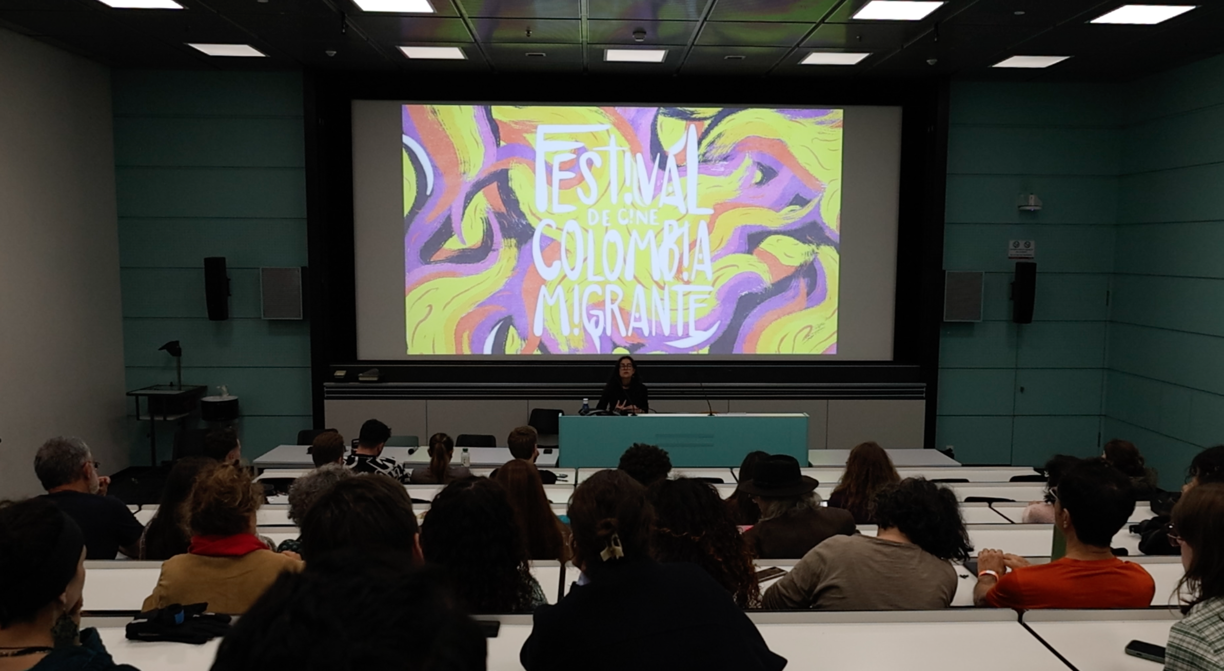 Intervenant ou intervenante dans un espace universitaire lors de l’édition 2024